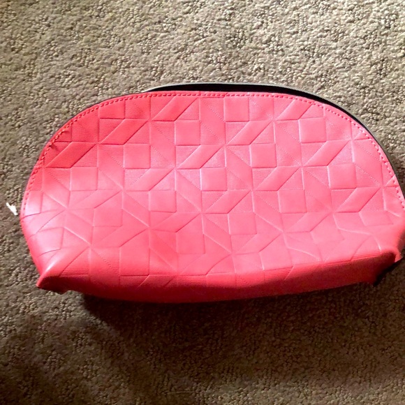 Case - Picture 1 of 3